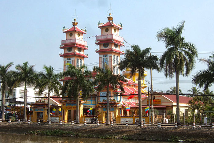 top 10 activites mekong delta cao dai temple
